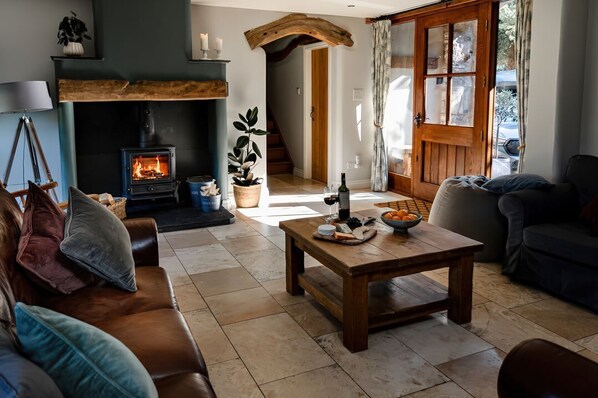 Living area - CARRHOLME COTTAGE, hot tub, WiFi, in Settle (Settle)