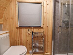 Shower - Ingleborough, Downham (Clitheroe)