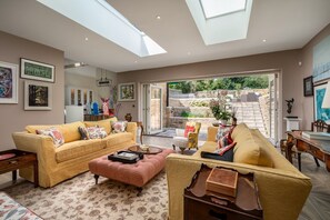 Living area - The Stables, Oxfordshire 4 bed (Oxford)
