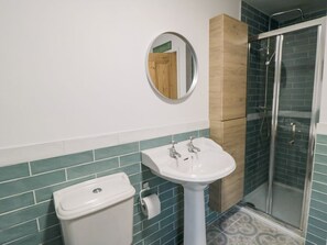 Shower - No.20 The Headland, Hartlepool (Hartlepool)