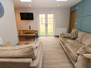 Living area - Charming Premium Cottage 7 (Durham)