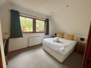 3 bedrooms, WiFi - Acorn Lodge, Chudleigh (Newton Abbot)