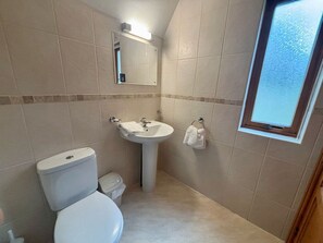 Shower - Acorn Lodge, Chudleigh (Newton Abbot)