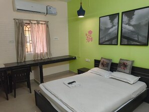 Deluxe Room - Mohapatra Guest House (Bhubaneswar)