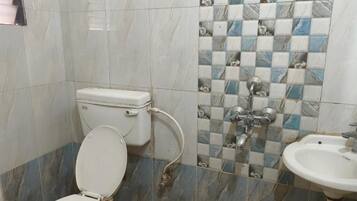 Deluxe Room | Bathroom