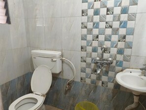 Bathroom - Mohapatra Guest House (Bhubaneswar)
