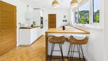 Dishwasher, high chair
