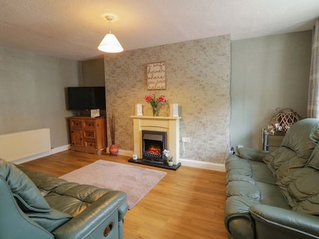 Living area. Charming Old Police House Retreat