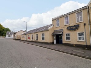 Exterior - Charming Old Police House Retreat (Enniskillen)