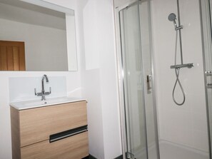 Shower - Woodlands Close, Padstow (Padstow)