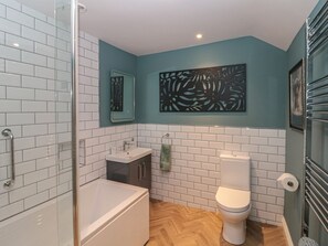 Shower - Stillwater Cottage, Leven Near Beverley (Beverley)