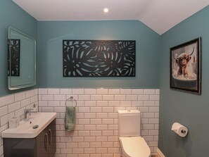 Shower - Stillwater Cottage, Leven Near Beverley (Beverley)