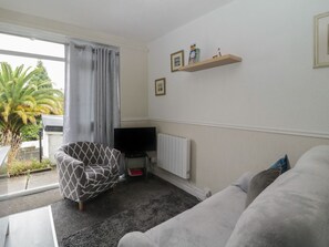Living area - Flat 3, Big Tree Holiday Flats, Paignton (Paignton)