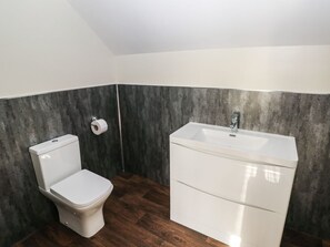Shower - Glyntawe Outdoor Centre, Powys (Abertawe)