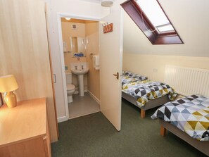 Shower - Glyntawe Outdoor Centre, Powys (Abertawe)