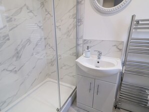 Shower - SJs Annexe rests in Castlerock. (Coleraine)