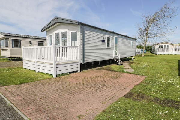 Manor House Gold 2 Bedroom (03F)