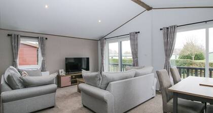 Peony: A Cozy Getaway in Eardisland