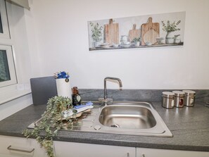 Private kitchen - Two: A Cozy Home Near Thorpe Hall (Peterborough)