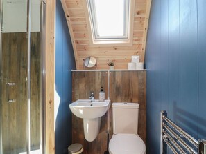 Shower - Black Moss, Clitheroe (Nelson)