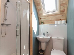 Shower - Ogden: Charming Home in Clitheroe (Nelson)
