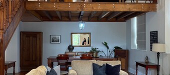 Heritage Retreat in heart of Clare, close to cafes & eateries. Sleeps 4