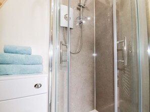 Shower - Charming Sam Glamping Retreat (St. Austell)