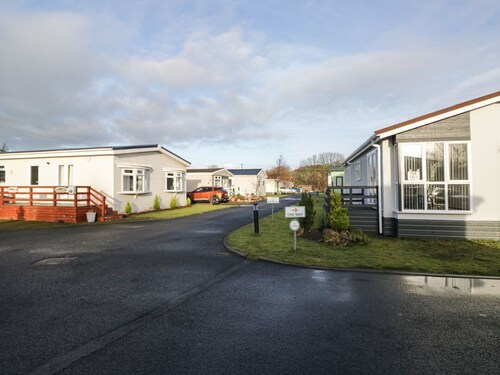 Beechtree Timber Lodge 69A, Denny