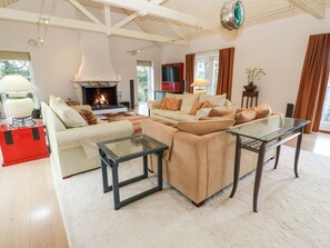 Fireplace - Penarvon House, Helford (Helston)
