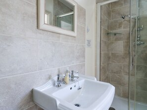 Shower - B&amp;B 1, Great Sampford, Essex (Saffron Walden)