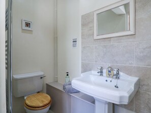 Shower - B&amp;B 1, Great Sampford, Essex (Saffron Walden)
