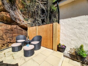 Terrace/patio - Glan-yr-Afon Cottage, Tanygrisiau (Blaenau Ffestiniog)