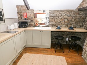 Highchair - Glas Studio, Aberdare (Aberdare)