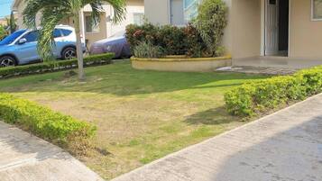 House, 2 Bedrooms, Patio | Property grounds