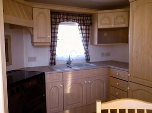 Private kitchen - Coastfield Holiday Village Retreat (Ingoldmells)