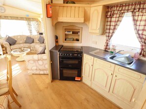 Private kitchen - Coastfield Holiday Village Retreat (Ingoldmells)