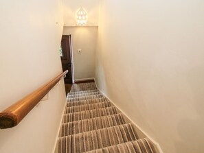 Interior - The Beehive, Betley, Cheshire. (Crewe)