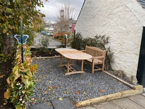 Outdoor dining - Butterfly Cottage, Grantown-On-Spey (Grantown-on-Spey)
