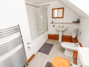 Shower - Ocean House, Little Haven (Haverfordwest)