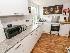 Dishwasher, high chair - Ocean House, Little Haven (Haverfordwest)