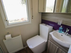 Shower - Swan, Shobdon. Three beds. (Leominster)
