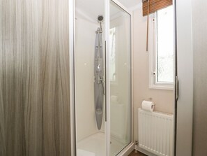 Shower - Swan, Shobdon. Three beds. (Leominster)