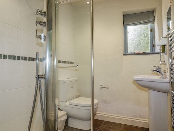 Shower - Cameo, Bude, Cornwall (Bude)