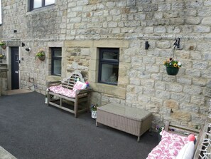 Terrace/patio - Shay Bank Cottage, Cowling (Cowling)