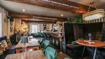 Bar (in der Unterkunft)