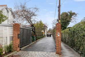 Property grounds - Joy Lane Mansion in Whitstable (Whitstable)