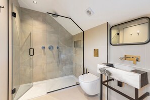 Shower - Joy Lane Mansion in Whitstable (Whitstable)