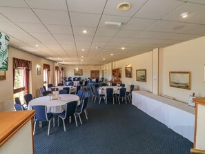 Dining - Moorhen, Kingsteignton (Newton Abbot)