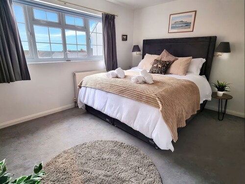 3 Leycester Court, Warwick