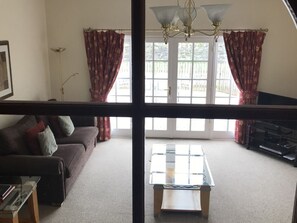 Living area - Coach House 5, Perth (Perth)